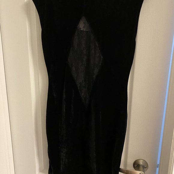 Black Velvet Material Girl Dress Size Large - Picture 6 of 10